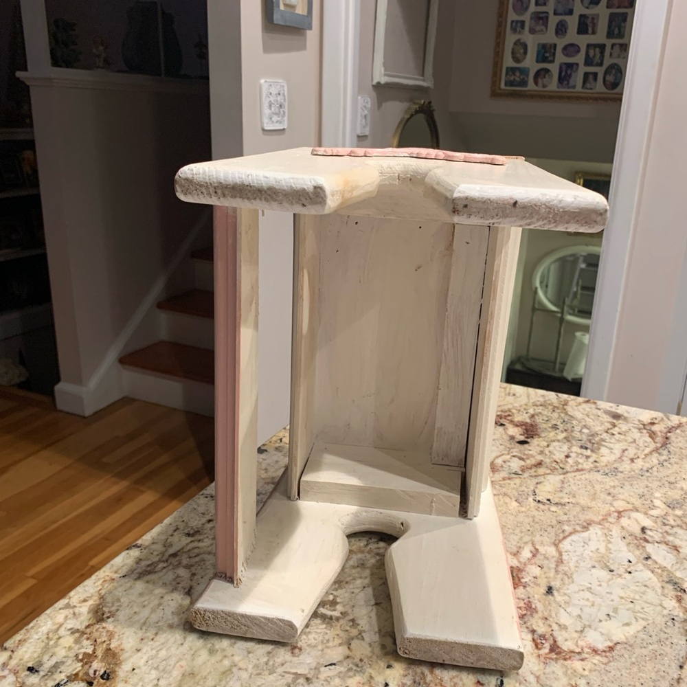 Pink Hand-crafted stool - Picture 4 of 4